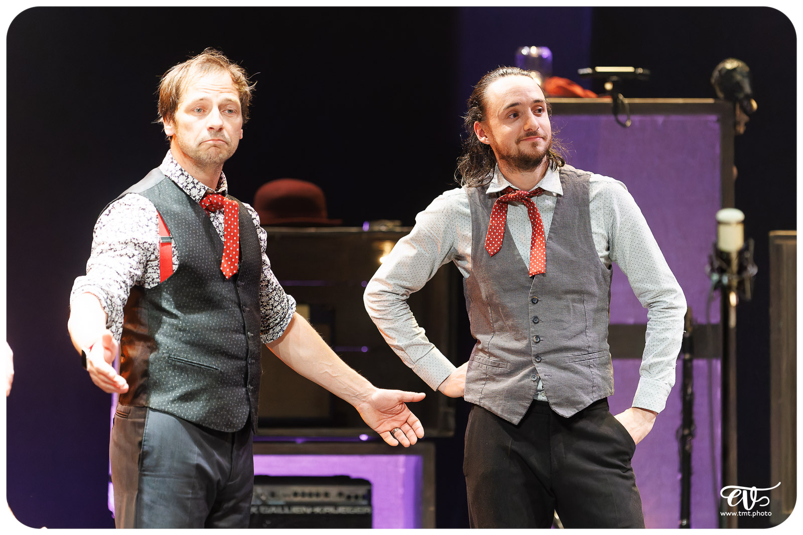 NOS COURSES FOLLES - LES FOUTEURS DE JOIE